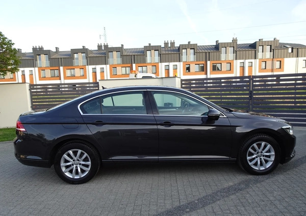 Volkswagen Passat cena 67800 przebieg: 163000, rok produkcji 2019 z Połaniec małe 667